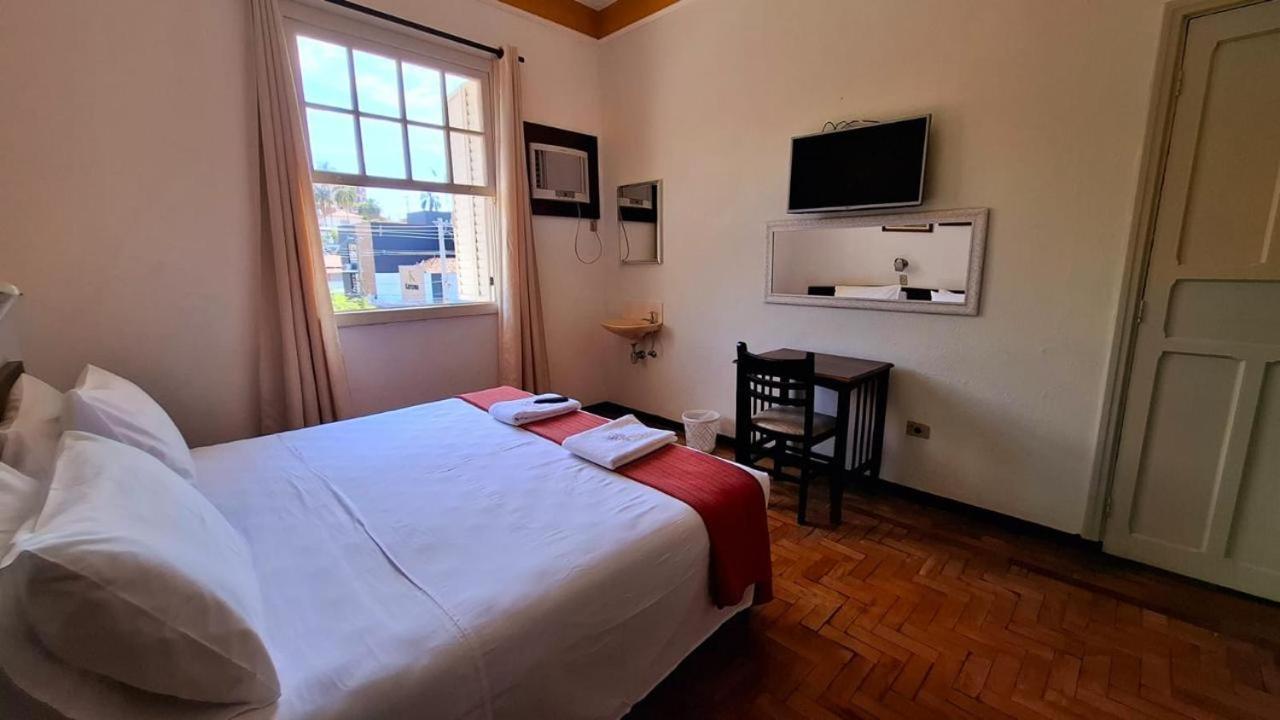 Avenida Charme Hotel Águas de São Pedro Bagian luar foto